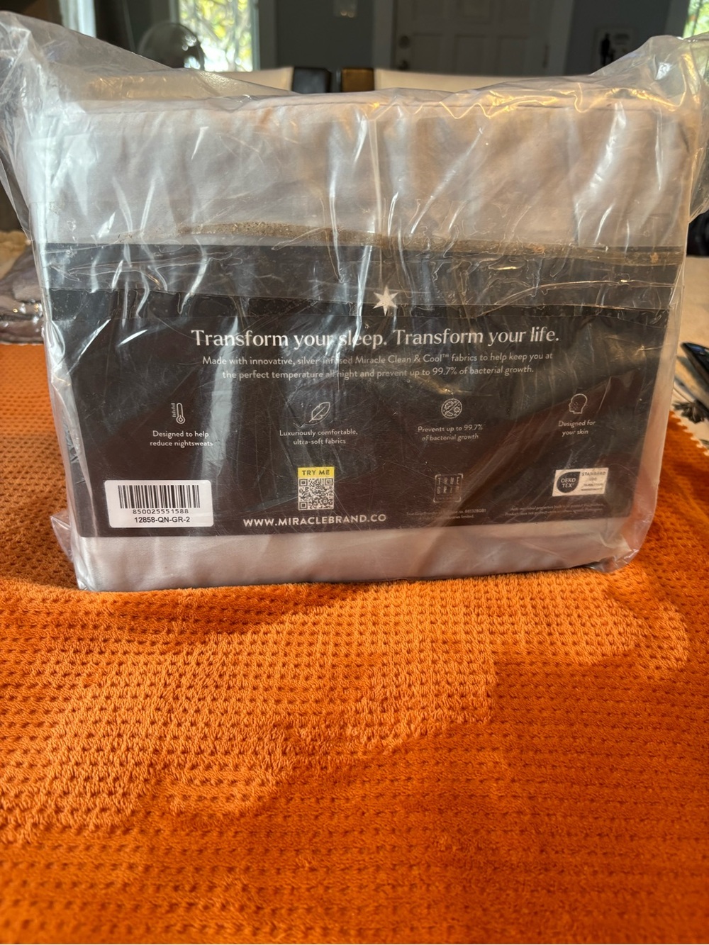 Miracle Self-Cooling Sheet Set in Light Gray - Picture 3 of 6